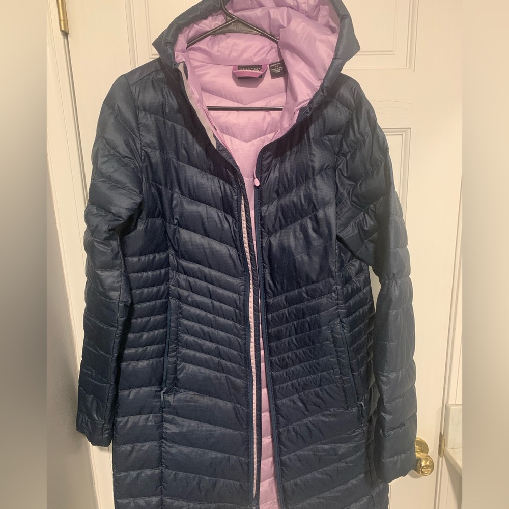 Mountain Hardware lightweight puffer parka. Large, Steel blue/lavender